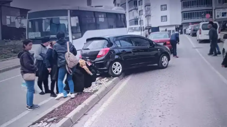 El Freni Unutulunca Kaza! Araç Sahibine Çarptı