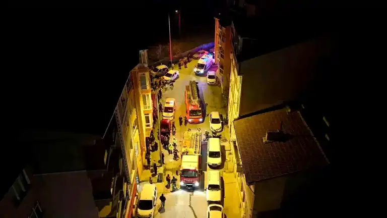 Edirne'de Genç'ten Yangın! İki Kişi Yaralandı