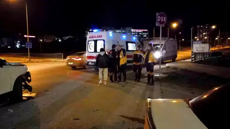 Edirne'de Çarpışma: 2 Yaralı