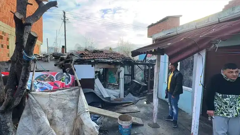 Edirne'de Yangın: İki Ev Küle Döndü