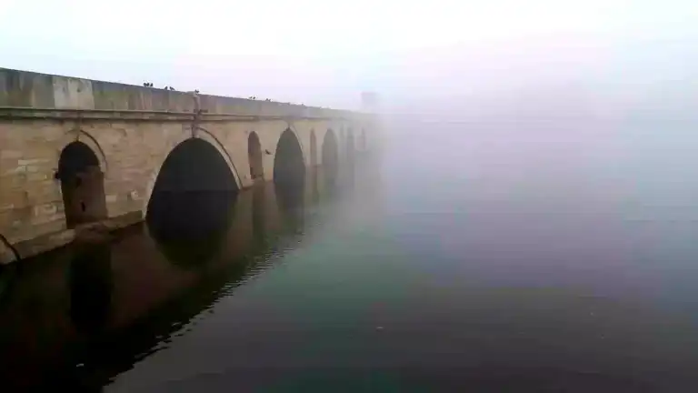 Edirne'de Yoğun Sis Hayat Felç Etti