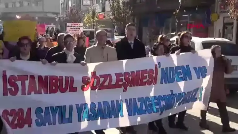 25 Kasım'da Kadınlar Yürüdü: Şiddete Hayır!