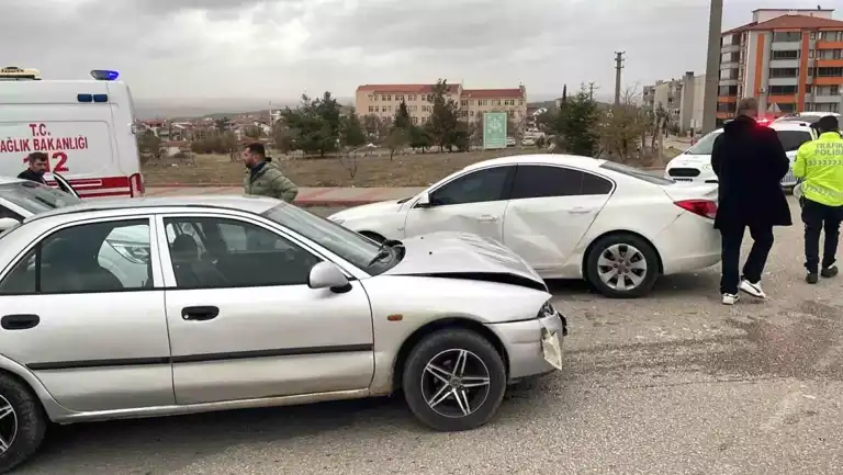 Keşan'da Trafik Kazası: Sürücü Yaralandı