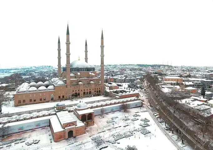 Selimiye Camisi Kar Manzarasıyla Büyüledi